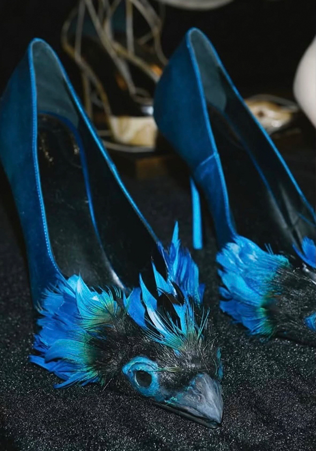 27 оттенков синего: как создавалось платье Зендеи от Schiaparelli к премьере фильма «Вот это драма!»