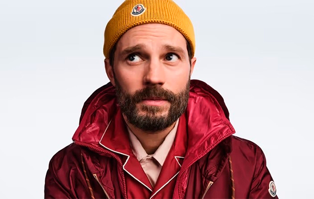 Розовый фламинго, мороженое и Джейми Дорнан: Moncler представил летнюю коллекцию