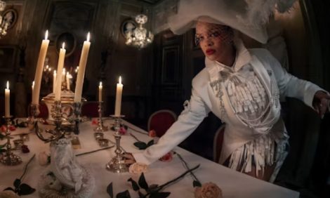 Мода. Хроники недели: отель Louis Vuitton в&nbsp;Лондоне, фотосессия Рианны с&nbsp;дочерью для W&nbsp;Magazine и&nbsp;возвращение Baguette от&nbsp;Fendi