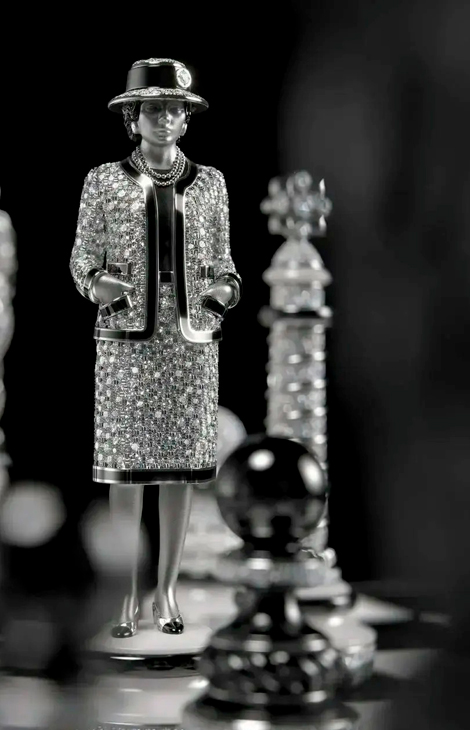 Часы &amp;&nbsp;Караты: уникальный шахматный набор Chanel, инкрустированный 9000 бриллиантов