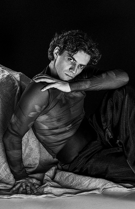 Премьер на&nbsp;мотоцикле: артист Большого театра Игорь Цвирко&nbsp;&mdash; о&nbsp;любимых партиях, конфликте поколений&nbsp;и... экстремальных увлечениях