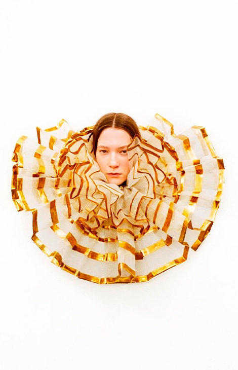 Valentino выпускает книгу Specula Mundi: взгляд на&nbsp;моду через призму кинематографа