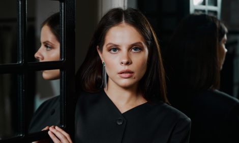 Встречный вопрос с&nbsp;Георгием Перадзе: звезда остросюжетной драмы &laquo;На&nbsp;льду&raquo; Ангелина Пахомова&nbsp;&mdash; о&nbsp;профессии, танцах&nbsp;и... компульсивном переедании