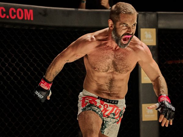 &laquo;Бой со&nbsp;зверем&raquo;: Рассел Кроу и&nbsp;Люк Хемсворт&nbsp;&mdash; в&nbsp;спортивной драме о&nbsp;мире смешанных боевых искусств