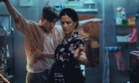 Кино Posta: новый фильм Кантемира Балагова &laquo;Варенье из&nbsp;бабочек&raquo; с&nbsp;Барри Кеоганом и&nbsp;Моникой Беллуччи покажут в&nbsp;Каннах