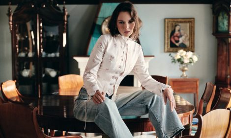 Мода. Хроники недели: смена руководства Dolce &amp;&nbsp;Gabbana, линия денима Ala&iuml;a, новый трек Леди Гаги Runway и&nbsp;свежая съемка Паулины Андреевой