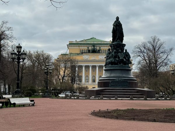 Питер Weekly: китайская акробатическая драма &laquo;Лебедь&raquo;, выставка &laquo;Вселенная в&nbsp;миниатюре&raquo; в&nbsp;Эрмитаже и&nbsp;новый ресторан Persimmon