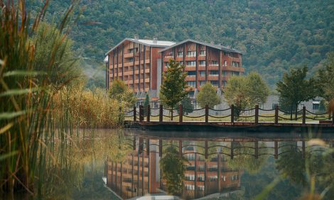 Дайджест путешественника: филиал парижского Центра Помпиду в&nbsp;Сеуле, шоколадный парк в&nbsp;Швейцарии и&nbsp;гигантский кот в&nbsp;аэропорту Гонконга