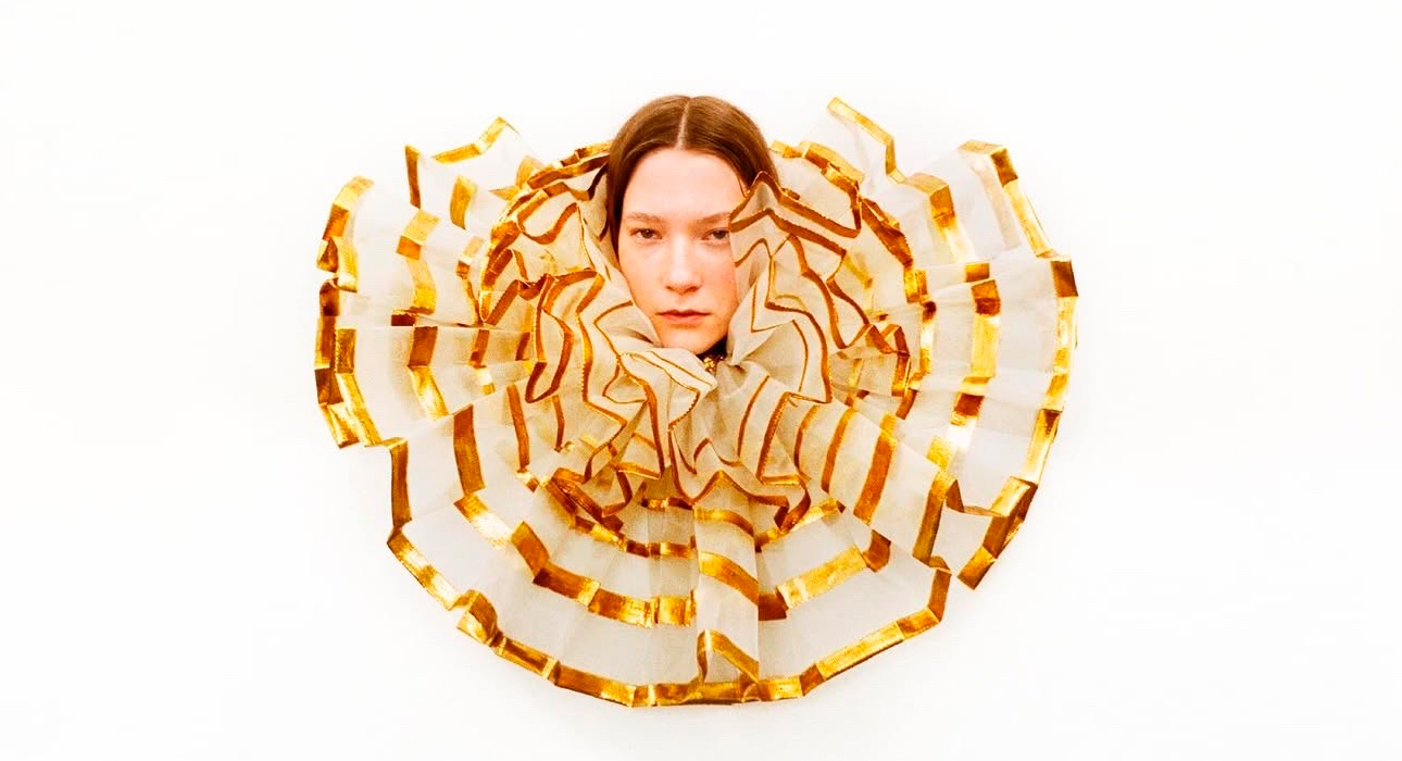 Valentino выпускает книгу Specula Mundi: взгляд на моду через призму кинематографа