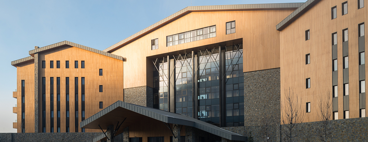 Дайджест путешественника: филиал парижского Центра Помпиду в&nbsp;Сеуле, шоколадный парк в&nbsp;Швейцарии и&nbsp;гигантский кот в&nbsp;аэропорту Гонконга