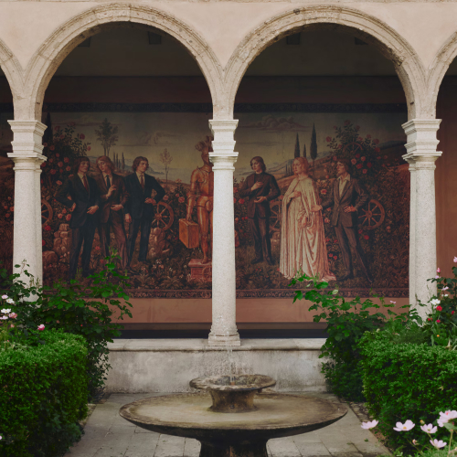 Gucci Memoria: история итальянского модного Дома в&nbsp;гобеленах и&nbsp;иммерсивных инсталляциях