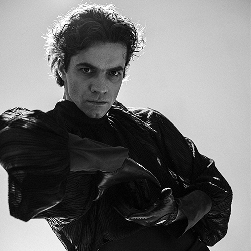 Премьер на&nbsp;мотоцикле: артист Большого театра Игорь Цвирко&nbsp;&mdash; о&nbsp;любимых партиях, конфликте поколений&nbsp;и... экстремальных увлечениях