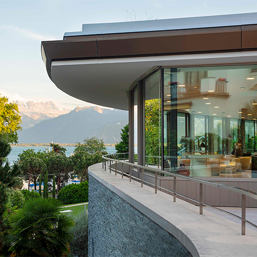 Дайджест путешественника: филиал парижского Центра Помпиду в&nbsp;Сеуле, шоколадный парк в&nbsp;Швейцарии и&nbsp;гигантский кот в&nbsp;аэропорту Гонконга