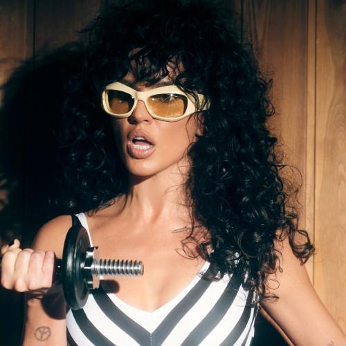 GAZ: первый сольный сингл Zivert после стадионного шоу прошлого лета