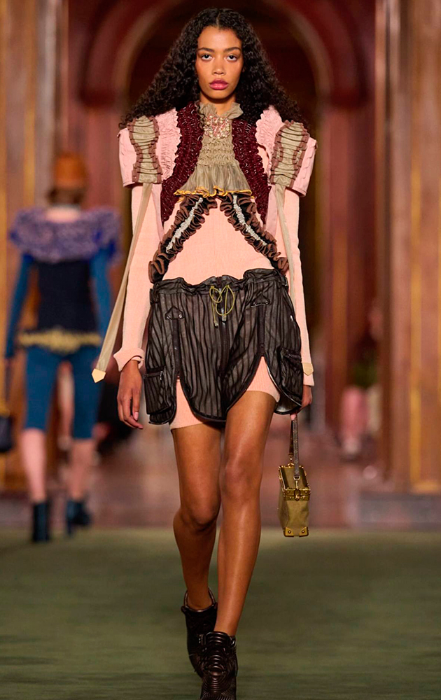Диалог историзма и уличного искусства на круизном показе Louis Vuitton