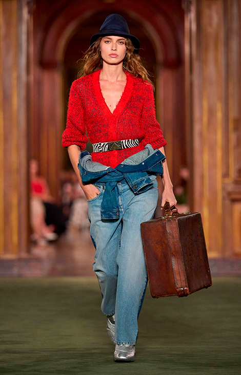 Style Notes: диалог историзма и&nbsp;уличного искусства на&nbsp;круизном показе Louis Vuitton
