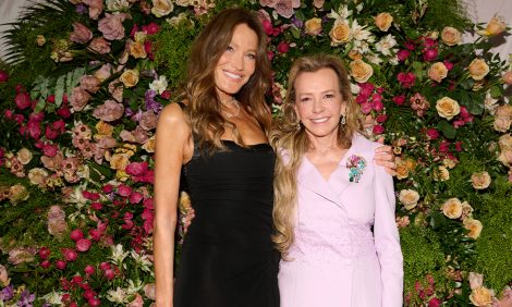 Светский бэкстейдж: Карла Бруни на&nbsp;закрытом ужине Chopard Ladies&rsquo; Dinner в&nbsp;Каннах