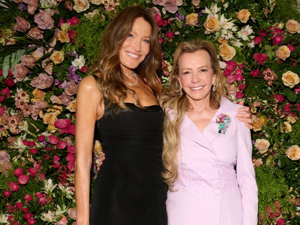 Светский бэкстейдж: Карла Бруни на&nbsp;закрытом ужине Chopard Ladies&rsquo; Dinner в&nbsp;Каннах
