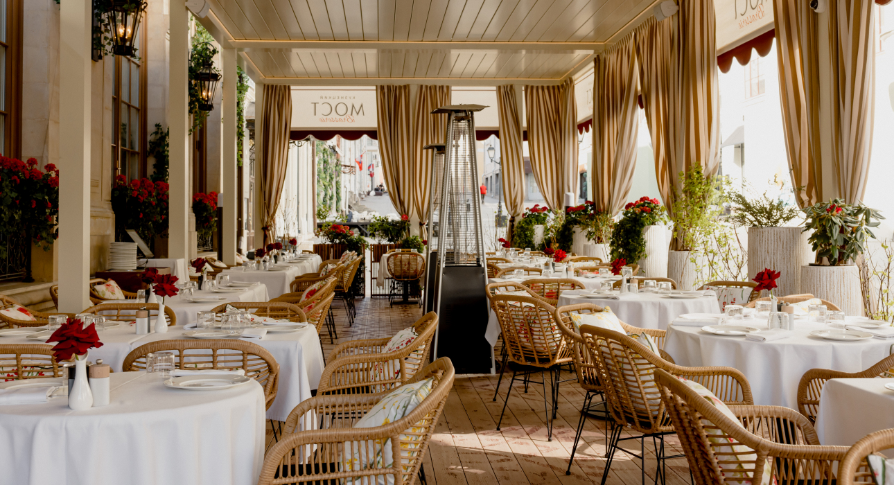 Едим не дома: новый квасной лист в «Dr. Живаго», завтраки в «Brasserie Кузнецкий Мост» и летний сезон в 800°С Contemporary Steak
