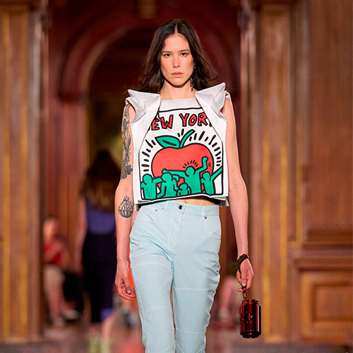 Style Notes: диалог историзма и&nbsp;уличного искусства на&nbsp;круизном показе Louis Vuitton