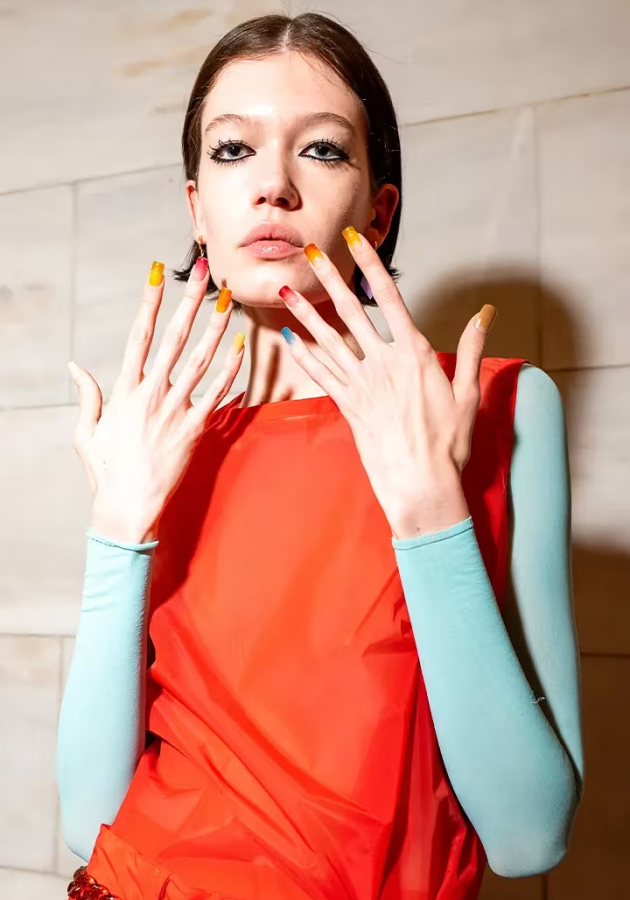 Style Notes. Пластик, цвет и «радостное изобилие»: Marc Jacobs представил весенне-летнюю коллекцию в Нью-Йорке