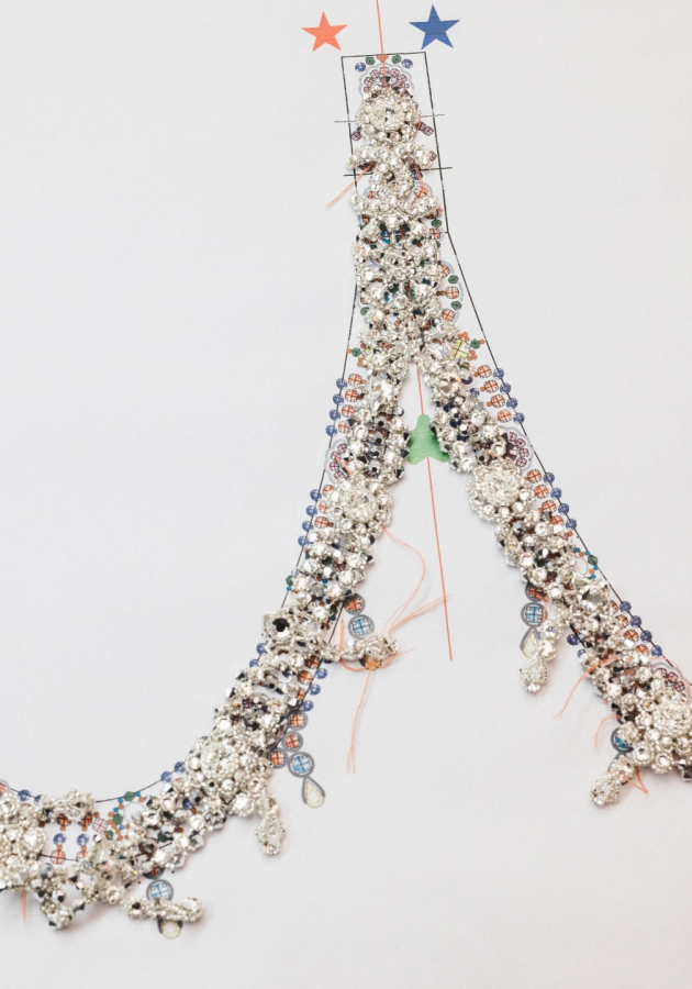 Фотоувеличение: как создавалось свадебное платье Дуа Липы от Chanel 