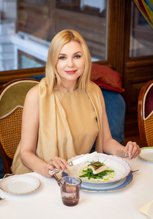 Юлия Карасева (в комплекте - Alberta Ferretti)