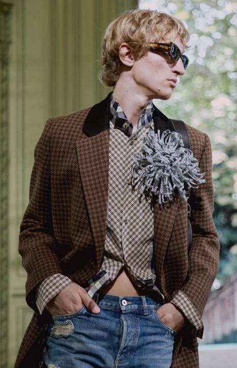 Men in Style. Скучающие аристократы, рейв и немного истории: как прошел летний показ Dior Homme в Париже