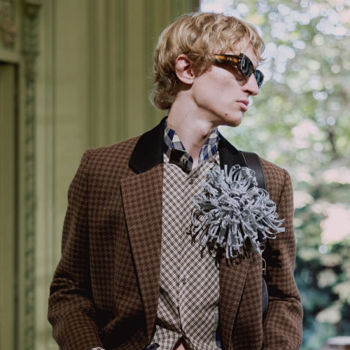 Men in Style. Скучающие аристократы, рейв и немного истории: как прошел летний показ Dior Homme в Париже
