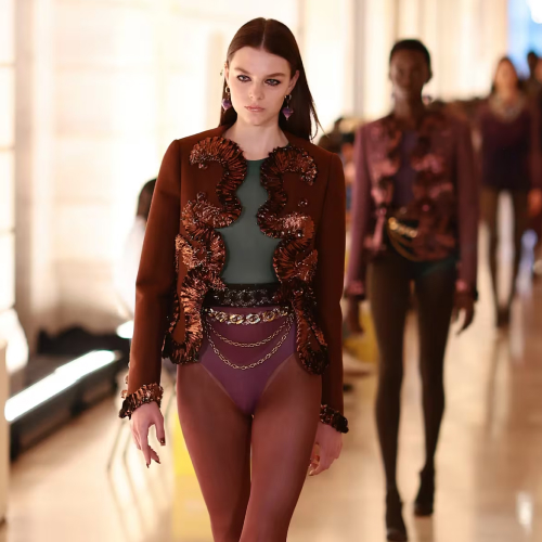 Style Notes. Пластик, цвет и «радостное изобилие»: Marc Jacobs представил весенне-летнюю коллекцию в Нью-Йорке