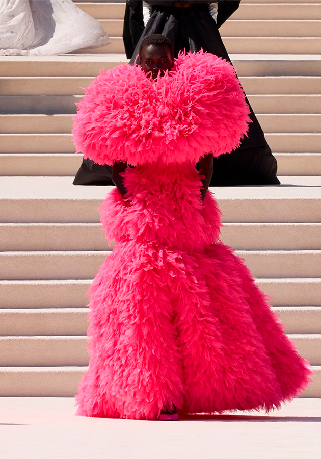 Кутюрной коллекцией Balenciaga