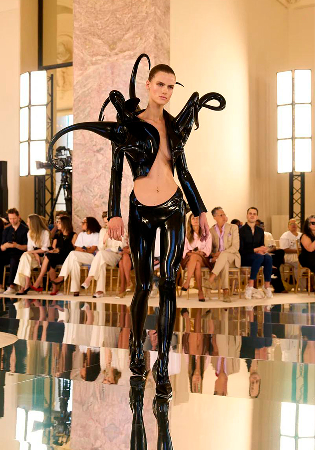 Новая кутюрная коллекции Schiaparelli