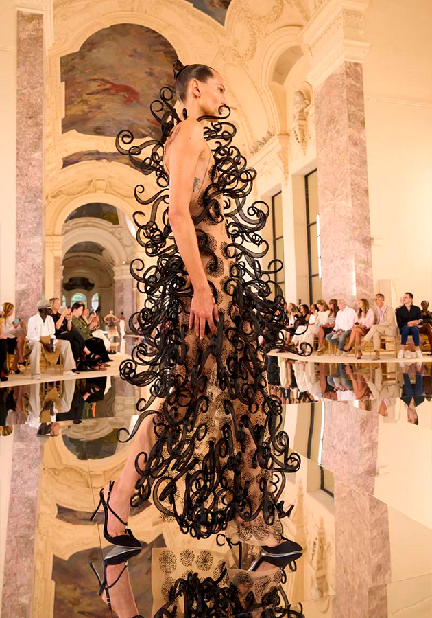 Новая кутюрная коллекции Schiaparelli