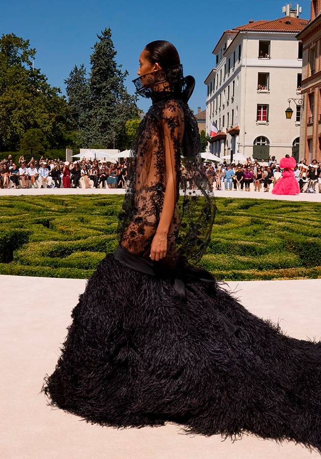 Кутюрной коллекцией Balenciaga