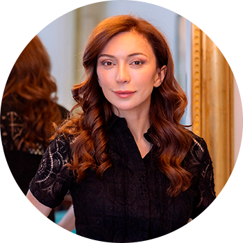 Джулия Адамова