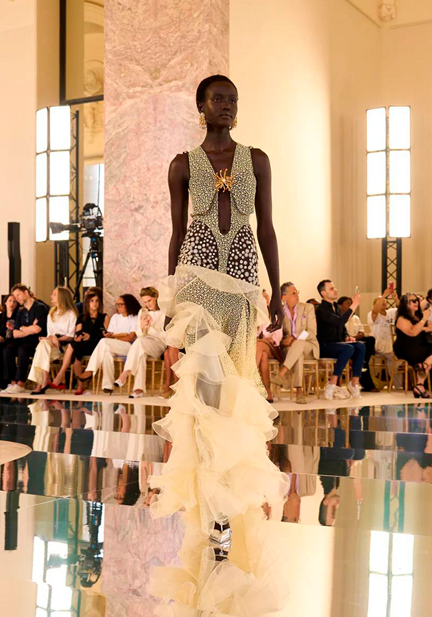Новая кутюрная коллекции Schiaparelli