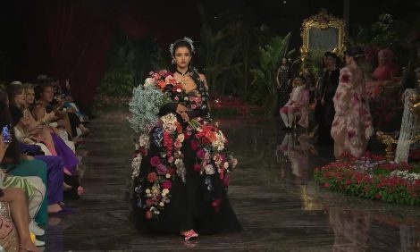 Style Notes: дочь Моники Беллуччи и&nbsp;Венсана Касселя Леони дебютировала в&nbsp;качестве модели у&nbsp;Dolce &amp;&nbsp;Gabbana