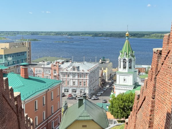 Идея уикенда. Пять причин, зачем ехать в&nbsp;Нижний Новгород летом: новая русская гастрономия, яхтинг на&nbsp;закате и&nbsp;джаз в&nbsp;Пакгаузах