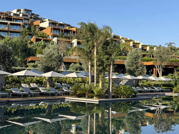 Каникулы в Maxx Royal Bodrum: новый стейк-хаус от Дани Гарсии, лучшие виды на море и легендарные вечеринки в Scorpios