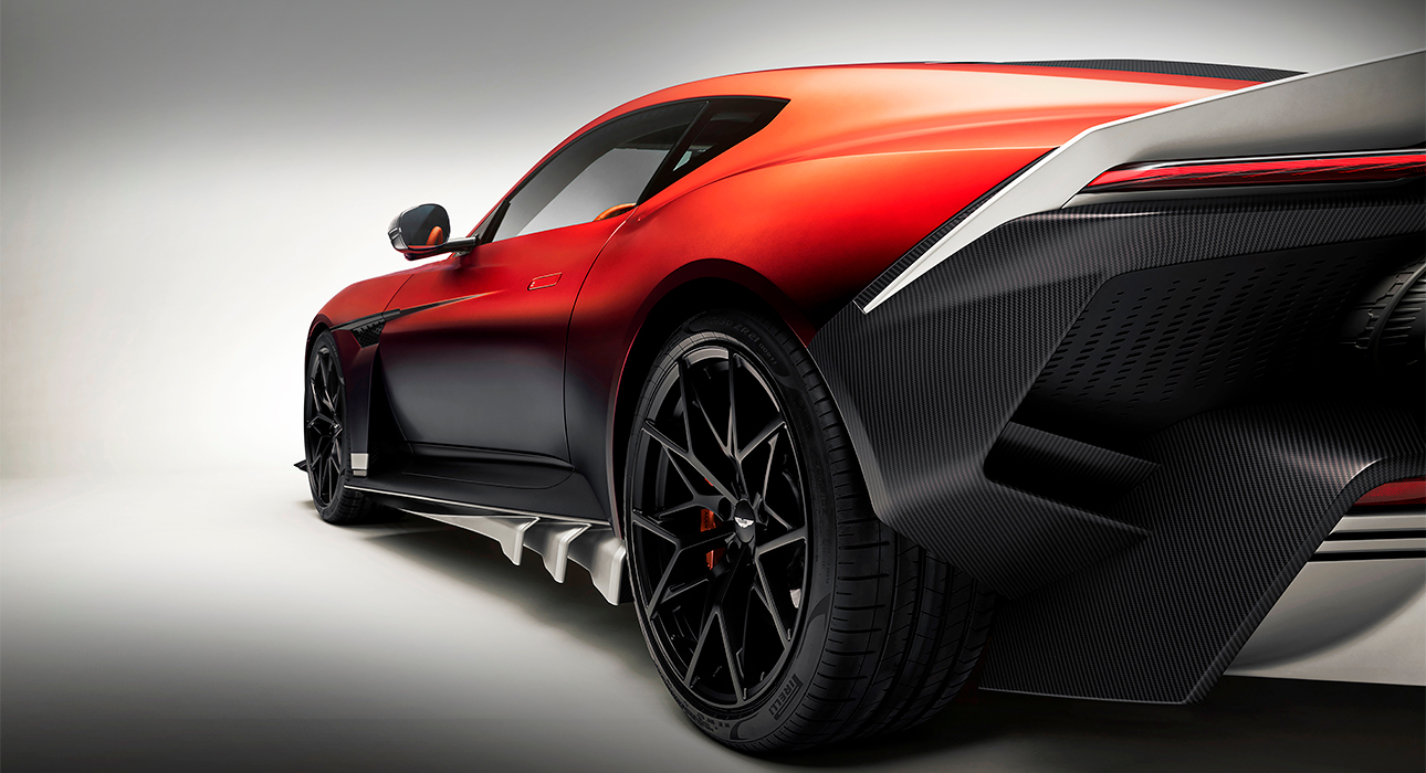 Aston Martin представила новый мощный суперкар Valen