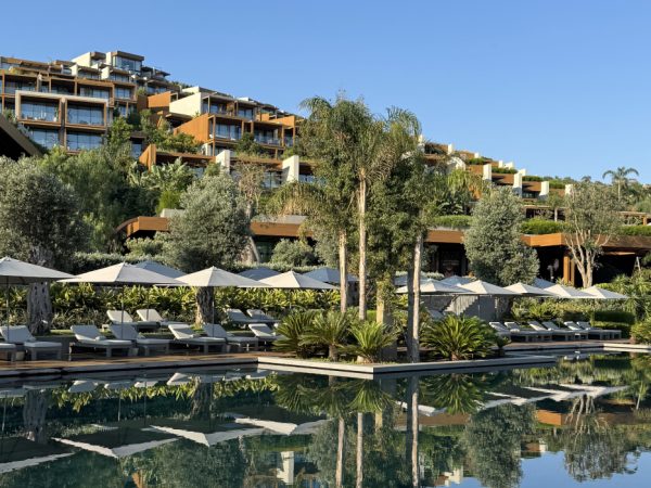 Каникулы в Maxx Royal Bodrum: новый стейк-хаус Leña Bodrum, лучшие виды на море и легендарные вечеринки в Scorpios