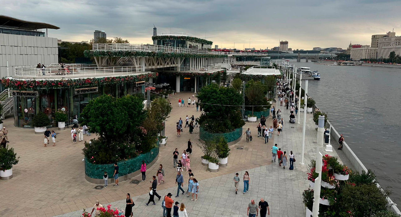 Москва Weekly: премьера в Театре Олега Табакова, выставка «Молчание звезды» в ММОМА и концерт Басты и Гуфа