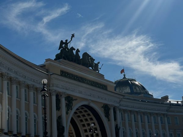Питер Weekly: спектакль &laquo;Гамлет&raquo; в&nbsp;Балтийском Доме, десятый фестиваль-трибьют Сергею Довлатову &laquo;День&nbsp;Д&raquo; и&nbsp;новый паб Bl&uuml;m