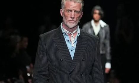 Style Notes: музыкант Джош Хомме&nbsp;&mdash; на&nbsp;подиуме модного шоу Ann Demeulemeester