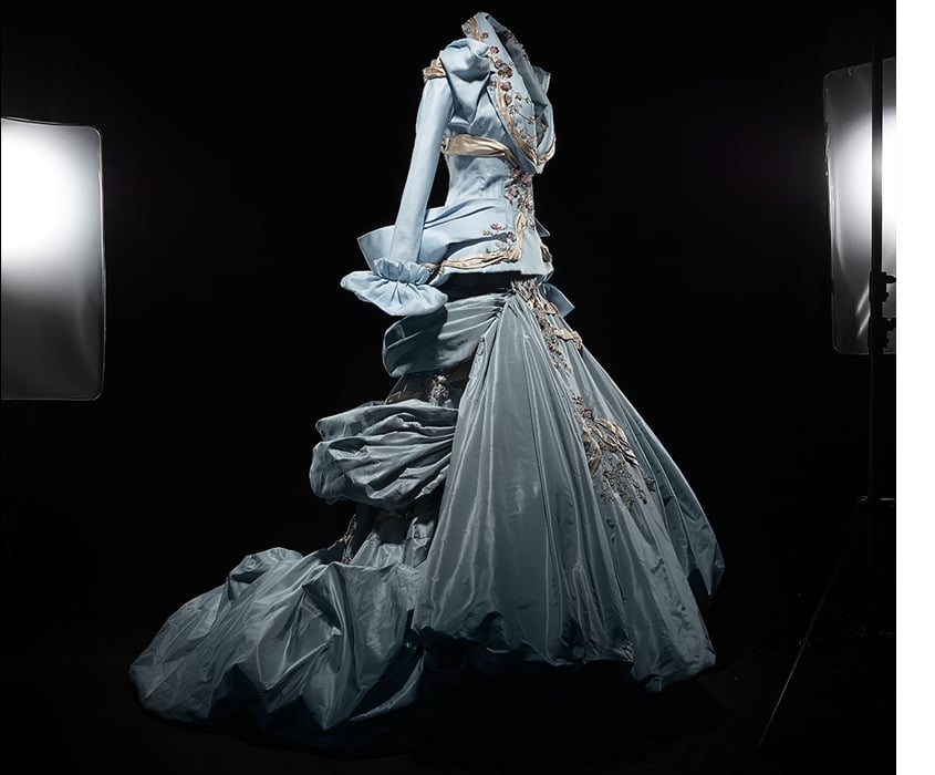 Платье из коллекции осень-зима 2007 г., вдохновленное творчеством Огюста Ренуара  