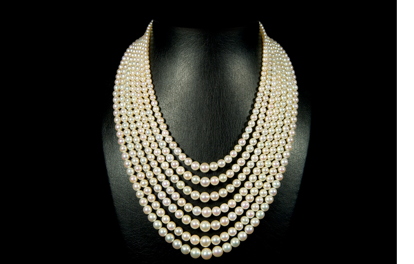 Ожерелье из семи нитей жемчуга из Персидского залива, созданное королем жемчуга — Хусейном Альфарданом   