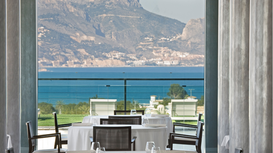 The restaurant with a view over the Bay of Altea.