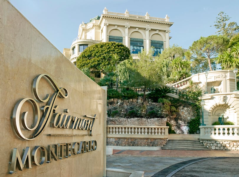 Pop-up клуб Nikki Beach на крыше отеля Fairmont Monte Carlo