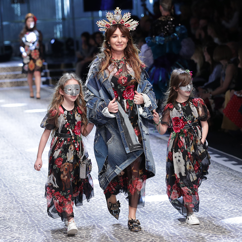 Style Notes: что случилось в Милане? Подводим итоги Недели моды. Российские It-girls и Dolce & Gabbana: Стелла Аминова с дочерьми