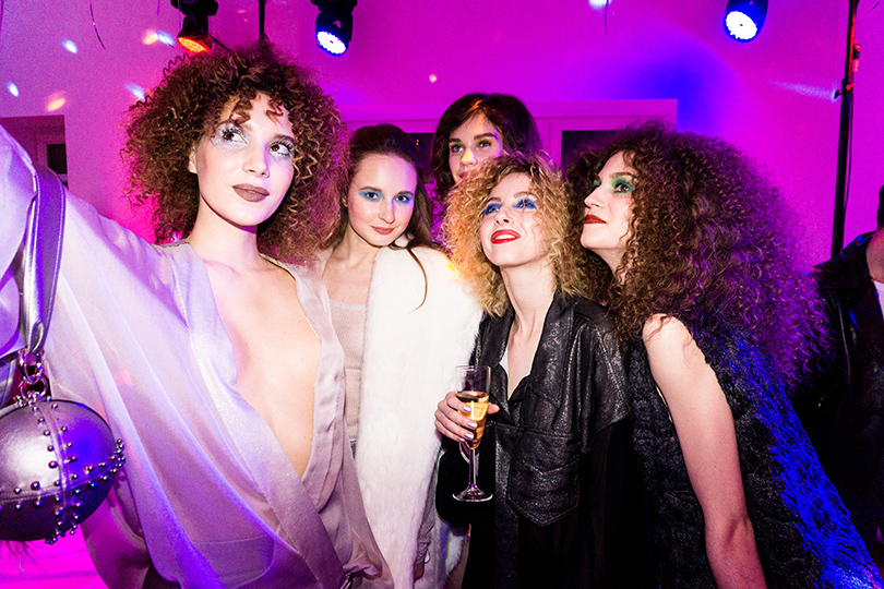 Светская хроника: модный показ Maison Esve в стиле вечеринок Энди Уорхола. Trank Show